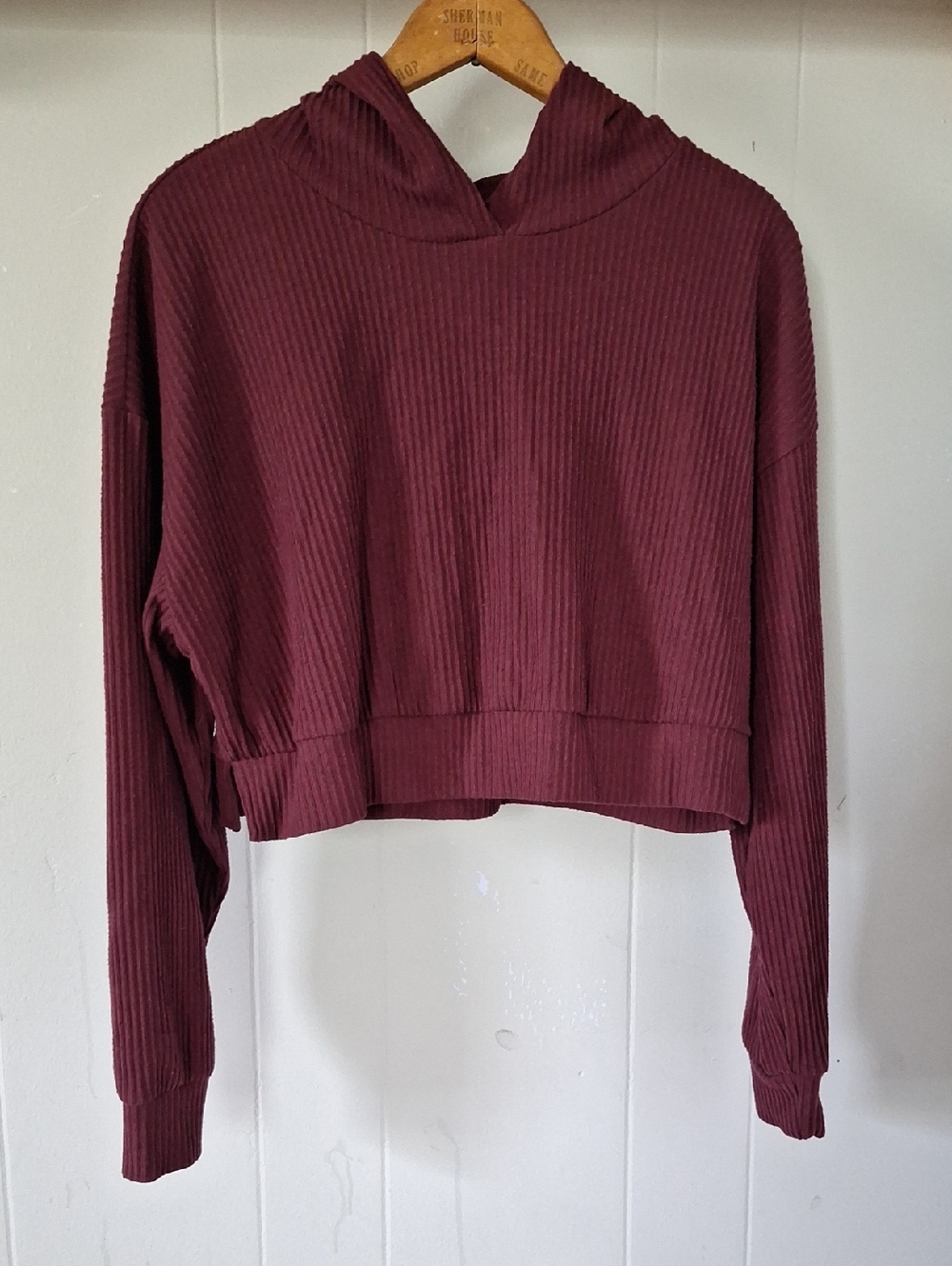 Women's Ribbed Hooded Cropped Sweater - Maroon